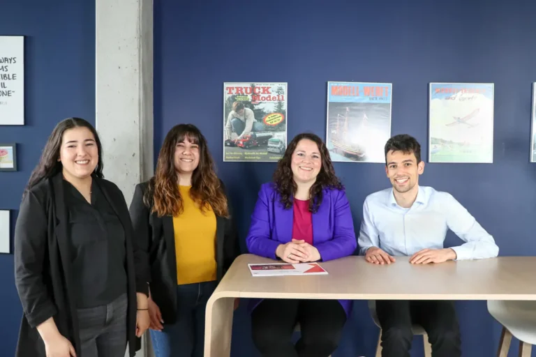 Teil des Marketingteams von VTH Marketing & Media (von links): Celina Zerr, Sarah Gern, Julia Ernst-Hausmann, Marco Amendolara.